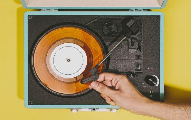 Ностальгический бум: 5 забытых гаджетов, которые снова стали мечтой поколения зумеров