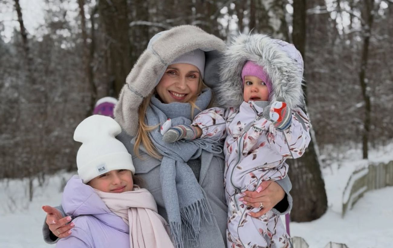 Лілія Ребрик показала ідеальний зимовий образ для прогулянок із дітьми