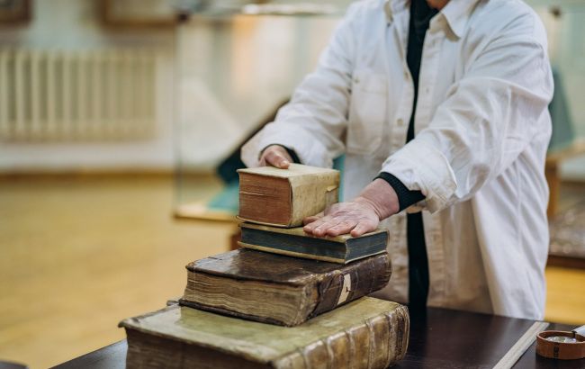 В Чехії створили програму для збереження унікальних українських книжок
