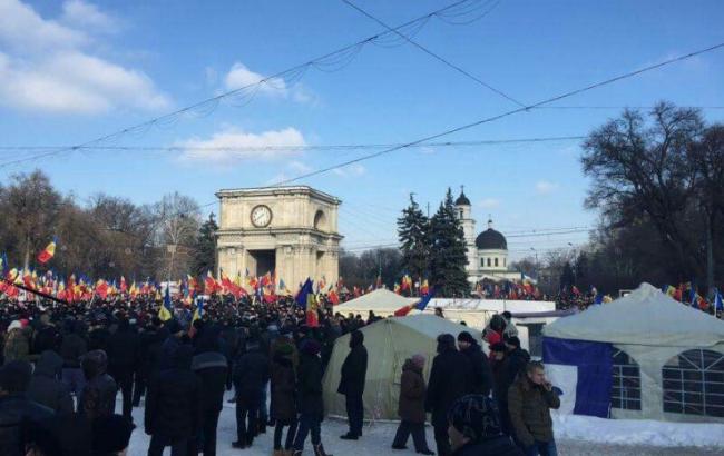 Митинг в Кишиневе: колонна протестующих вернулась на центральную площадь города