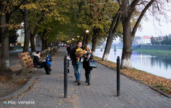 Більшість українців запланували подарунки на День святого Валентина