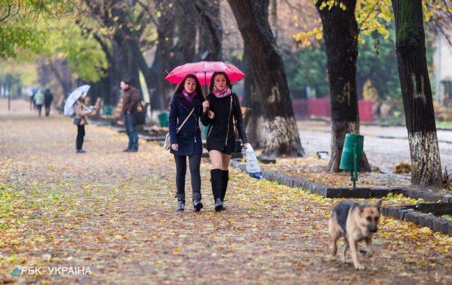 Неділя в Україні буде дощовою та прохолодною: прогноз по регіонам