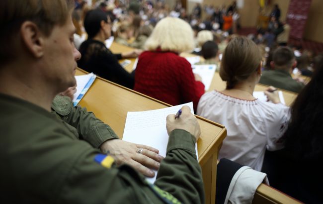 Радиодиктант 2023: стало известно, чей текст будут читать в этом году и кто его озвучит