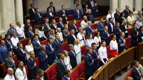 Це кошмар: нові нардепи поскаржилися на незручні крісла в Раді