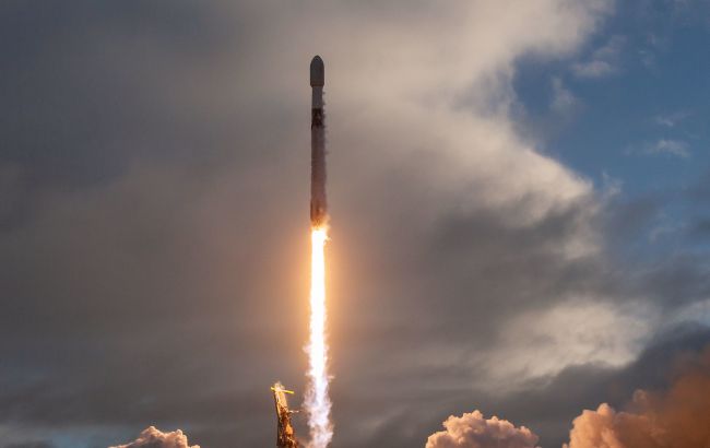 SpaceX вывела на орбиту 49 спутников Starlink: видео запуска ракеты