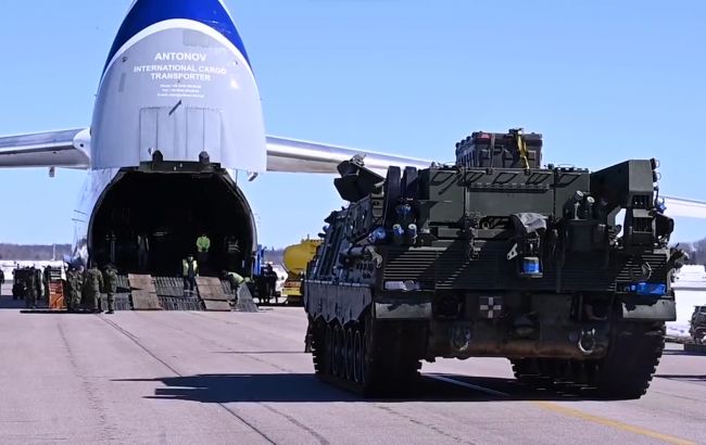 Не тільки Leopard 2. Канада показала відправку Україні нової бронетехніки
