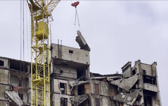 В Харкові розпочали демонтаж під'їзду відомого будинка на Північній Салтівці