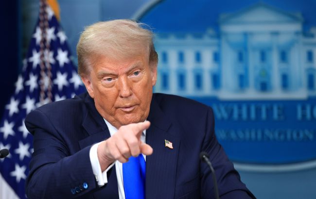 Три ведущих американских СМИ подали на Трампа в суд после громкого запрета