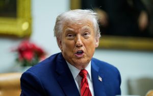 Трамп направив авіаносець США у Середземне море: Ірану приготуватися