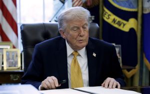 Трамп сьогодні підпише закон про "пекельні санкції" проти Росії, - ЗМІ