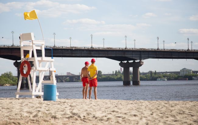 На пляжах Киева запрещено купаться