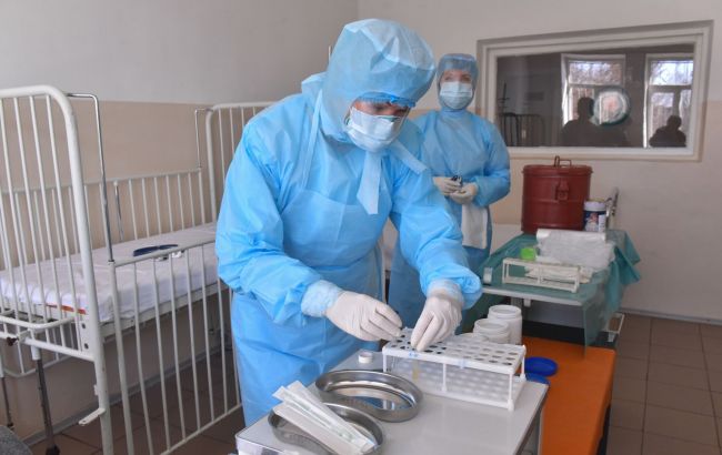 С начала пандемии в Украине провели около 1,7 млн ПЦР-тестов