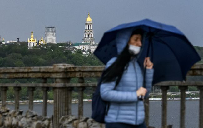 Україну знову накриють грози, місцями можливий град