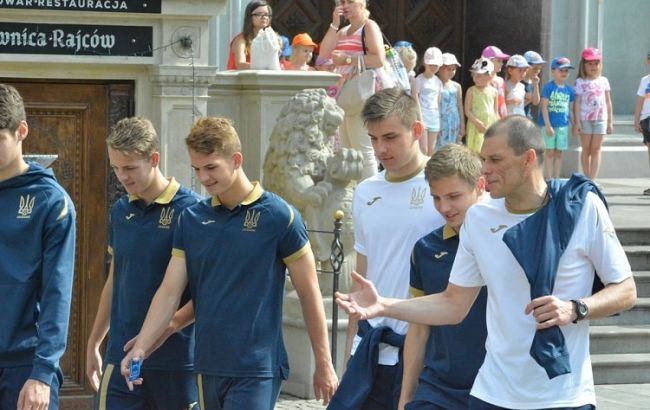 Вратарь сборной Украины присоединился к молодежной команде