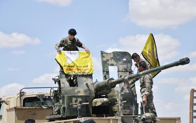 Война в Сирии: повстанцы отбили у ИГ первые два района Ракки