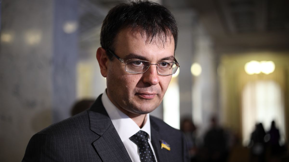 Отставку главы Нацбанка рассмотрят на заседании фракции СН