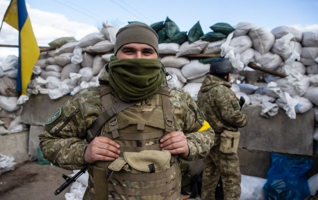 Оккупанты привлекают резервистов, на Донбассе ВСУ отбили 7 атак, - сводка Генштаба