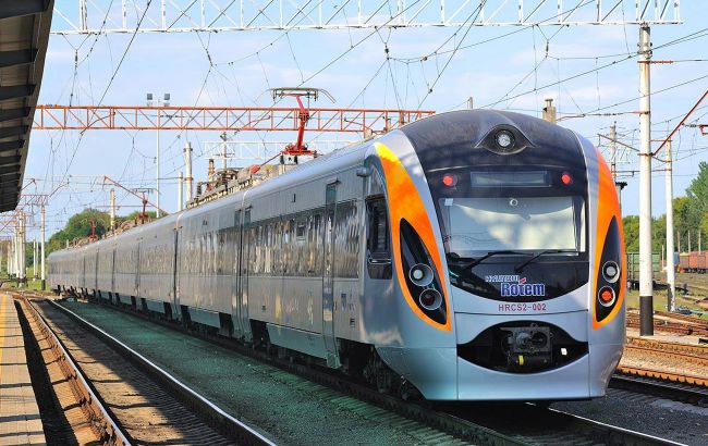 УЗ відновлює курсування поїздів між Львовом та Рівне