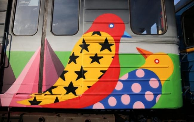 Поезд-мурал: фоторепортаж с презентации арт-вагонов киевского метро