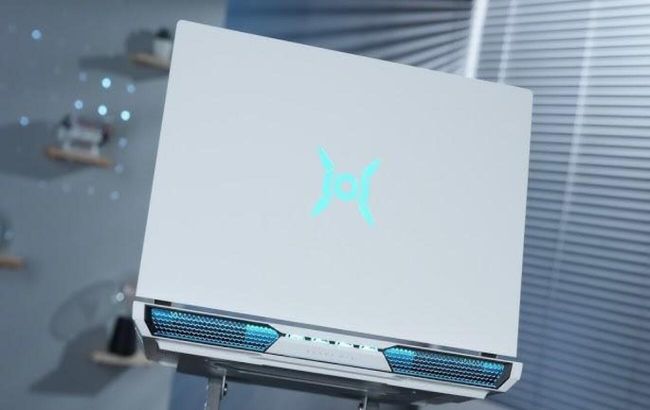 Потужність 270 Вт та захист від запаморочення: Honor представила ігровий флагман WIN H9