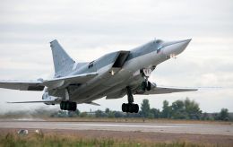 В России упал военный самолет Ту-22М3: бил ночью ракетами по Украине