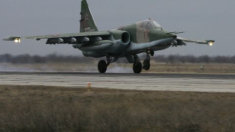 РФ оснастила авіабазу "Міллерово" новими ангарами, укриттями та ППО: знімки з супутника