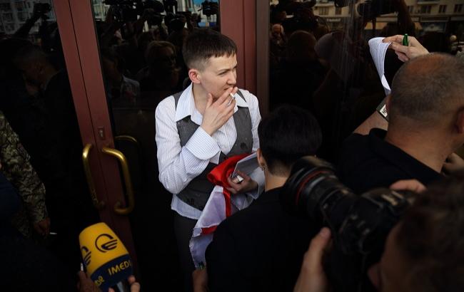 "Я не скурвлюсь, я сама собі не дам цього зробити": Надія Савченко зустрілася з журналістами