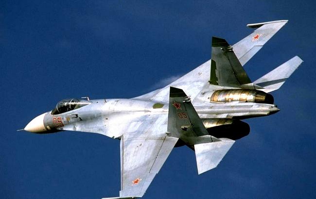 Российский Су-27 во второй раз за неделю приблизился к самолету ВМС США