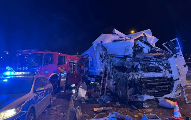 Під Варшавою перекинувся автобус з українцями, багато постраждалих