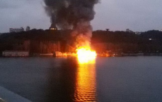 ГСЧС: в результате пожара в ресторане "Веранда на Днепре" жертв и пострадавших нет