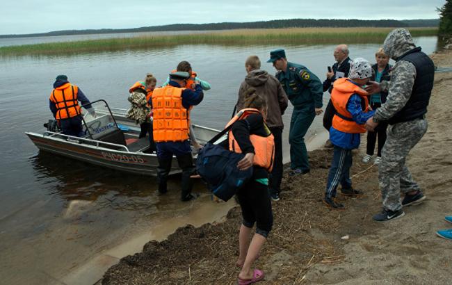 В Росії у справі про загибель дітей на озері затримали 5 підозрюваних