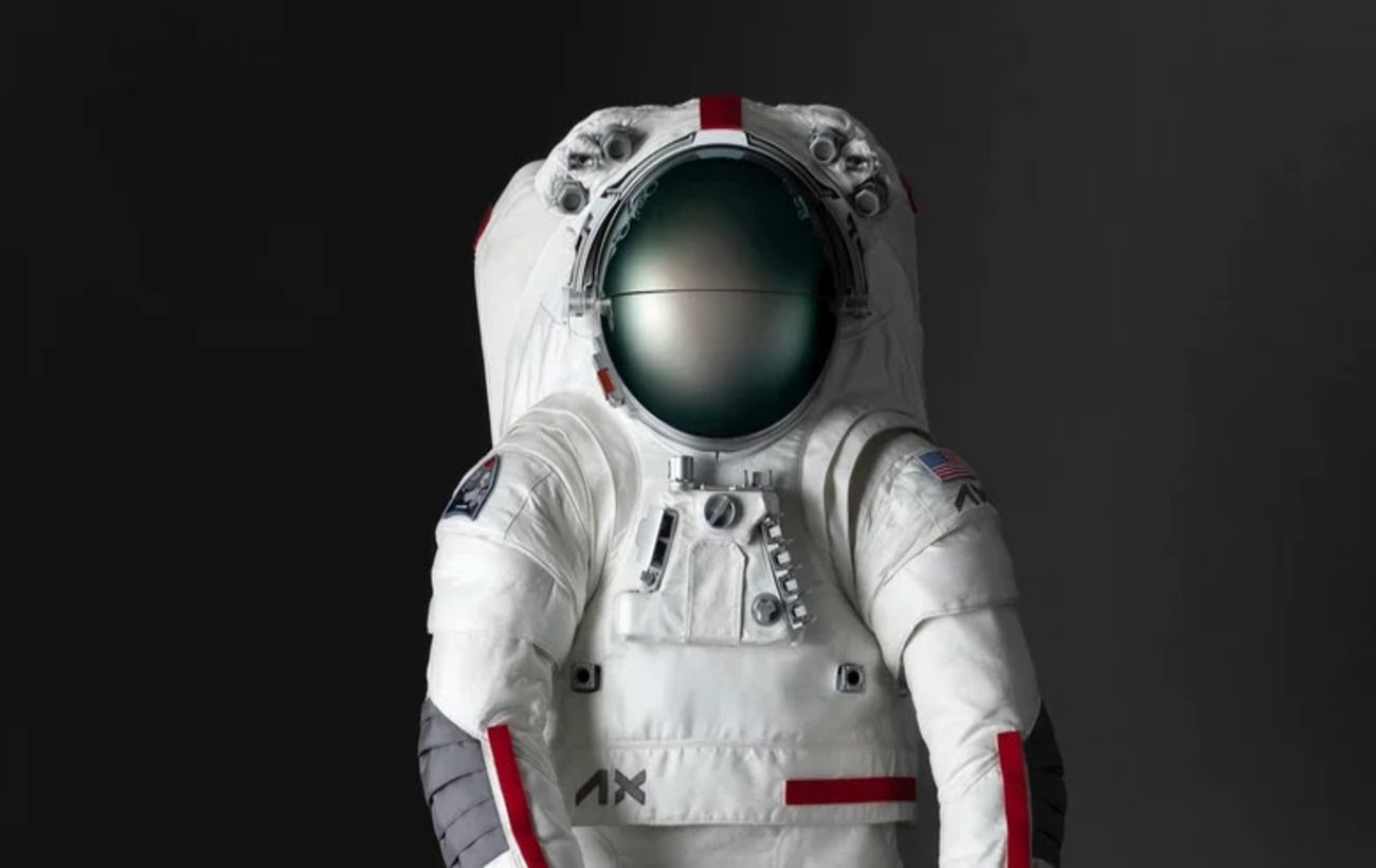 NASA і Prada створили скафандр для Artemis III: як астронавтів захищають від руйнування у космосі