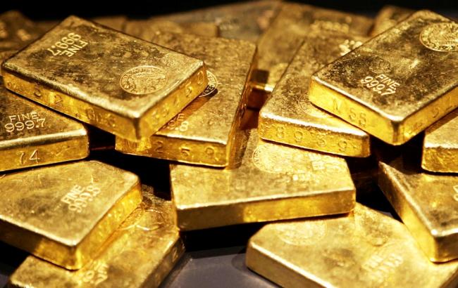 НБУ повысил курс золота до 256,8 тыс. грн за 10 унций