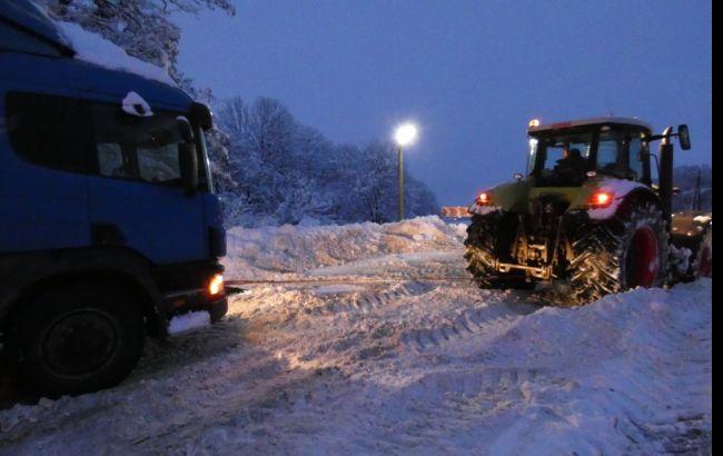 Непогода в Украине: более 50 населенных пунктов остаются без света