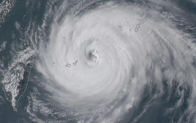 В результате мощного тайфуна в Японии пострадали 23 человека