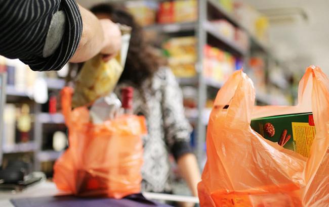 У Львові обмежують використання поліетиленових пакетів у  крамницях