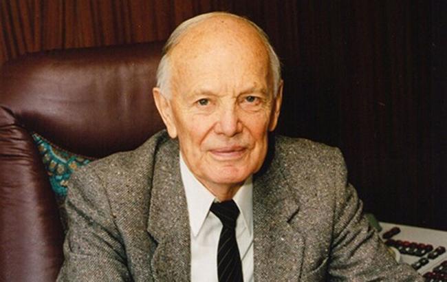 Академику Патону сегодня 100 лет