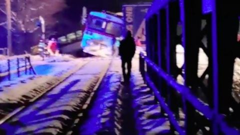 У Греції зійшов з рейок потяг