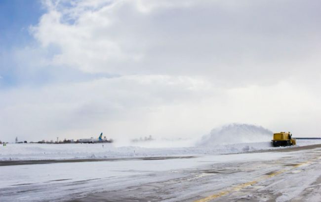 Осложнение погодных условий: в "Борисполе" вынужденно приземлился самолет с туристами из Египта