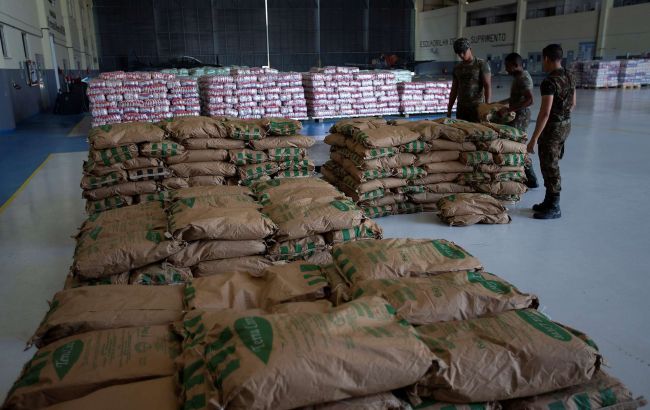 У Венесуелу прибула перша партія гуманітарної допомоги