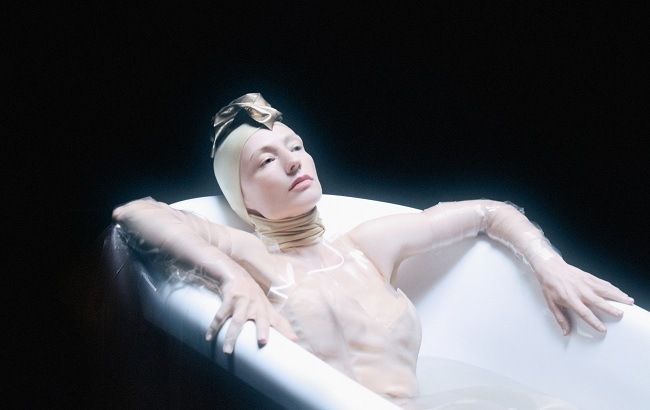 Про людську одержимість: Liloviy радикально змінила звучання і випустила кліп на сингл "Amnesia"