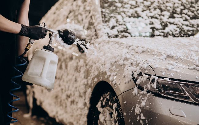 Чи потрібно мити авто взимку: поради автомобілістам