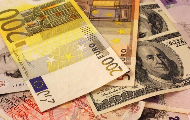 Объем безналичных валютных расчетов на межбанке в марте сократился на 6,3%, - НБУ