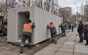 У Києві почнуть встановлювати мобільні укриття: у КМВА пояснили, де і коли вони з'являться