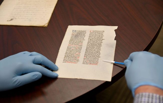 Ученые нашли скрытую ДНК в рукописях 1300-летней давности: как это возможно