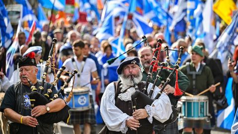 Шотландия планирует выйти из состава Британии в 2023 году. Снова проведет референдум