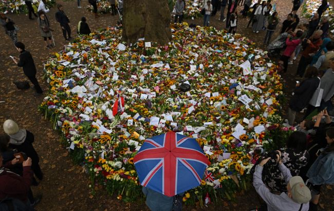 У Шотландії стався скандал на церемонії прощання з королевою Єлизаветою (відео)