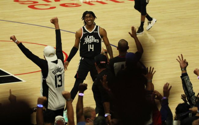 Ефектний путбек оборонця не врятував "Кліпперс" від поразки: момент дня в НБА