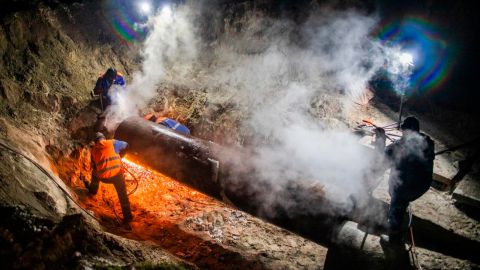 Кличко обіцяє додаткові виплати фахівцям, які відновлюють Київ після атак: що відомо