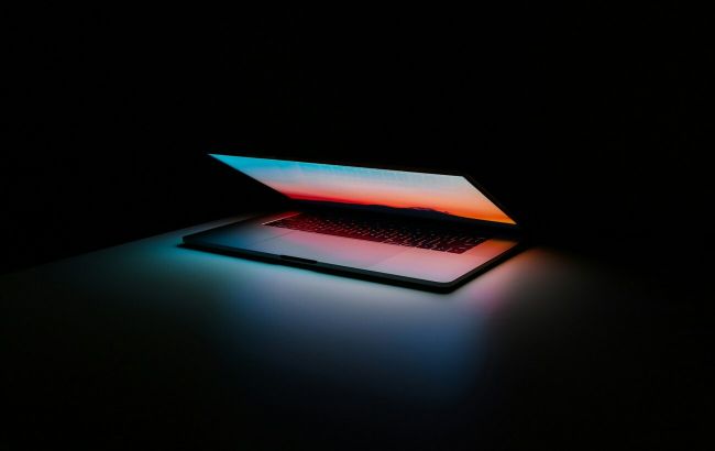 MacBook Ultra стане першим ноутбуком Apple із тачскріном: що відомо про новинку